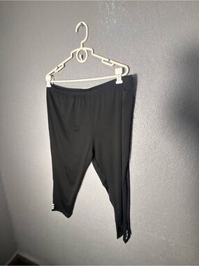Black womens Active Capri Leggings